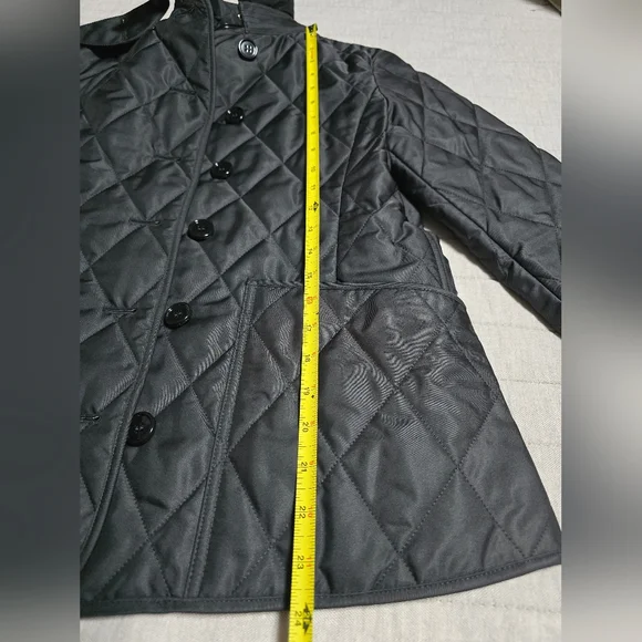 NWT Burberry Black Fernleigh Quilted Jacket with Button Closure, Size US Small - Picture 10 of 15